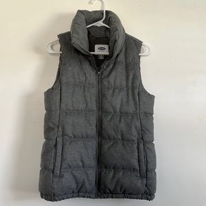 Women’s Old Navy grey puffer vest.